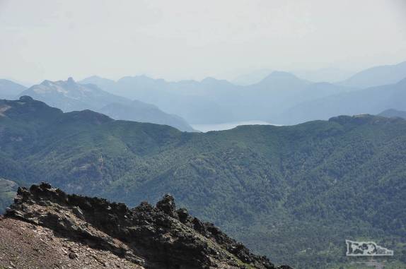 Ao subirmos as encostas do vulcão Lanín, fica cada vez mais fácil admirar a beleza da região de Junín de Los Andes, na Argentina